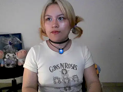 littlec4ke online show from 13, 11, 2025