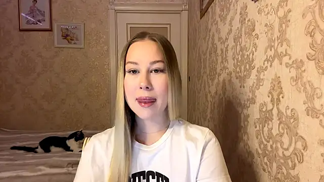 Snapshot of Rose_Lachrymose chatting on 21, 11, 2025 Rose Lachrymose online show from 21, 11, 2025