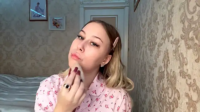 Snapshot of Rose_Lachrymose chatting on 9, 11, 2025 Rose Lachrymose online show from 9, 11, 2025