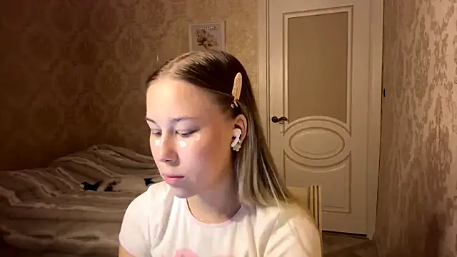 Snapshot of Rose_Lachrymose chatting on 30, 11, 2025 Rose Lachrymose online show from 30, 11, 2025