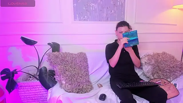 AliceMadnes online show from 16, 4, 2026