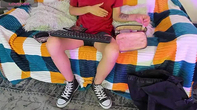 AliceMadnes online show from 19, 12, 2025