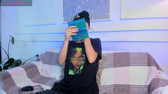 AliceMadnes online show from 1, 3, 2026