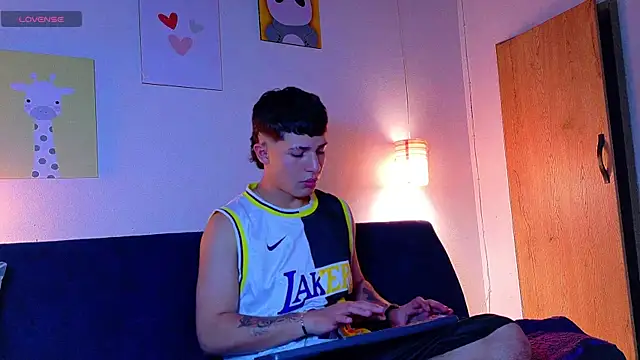 latiin boy21 online show from 7, 11, 2025