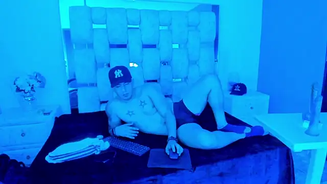 TeylorTompson online show from 8, 11, 2025