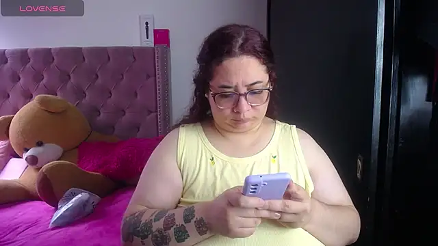 Snapshot of kattybbwbigboobs_ chatting on 18, 6, 2026 kattybbwbigboobs online show from 18, 6, 2026