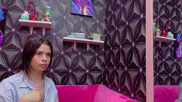 emilygrooe online show from 17, 11, 2025