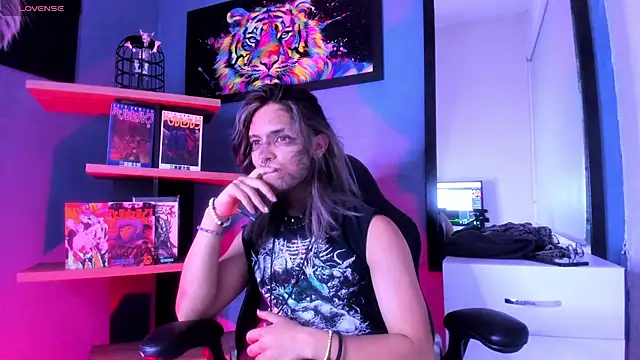 luxiel  online show from 4, 12, 2025