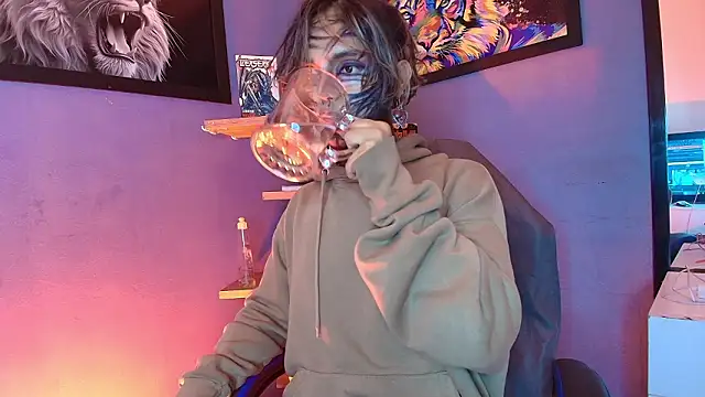 luxiel  online show from 4, 2, 2026