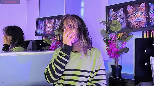 luxiel  online show from 27, 11, 2025