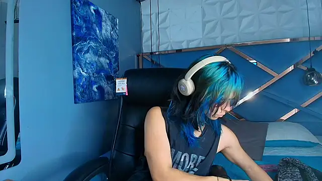 Snapshot of luxiel_ chatting on 28, 4, 2026 luxiel online show from 28, 4, 2026