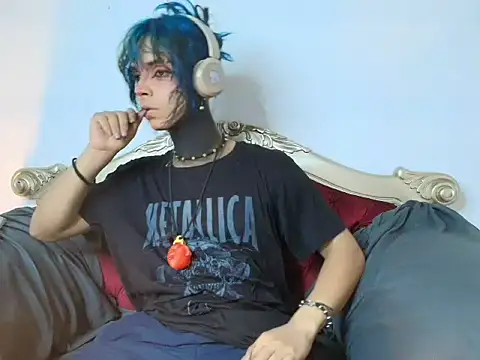 luxiel  online show from 14, 4, 2026