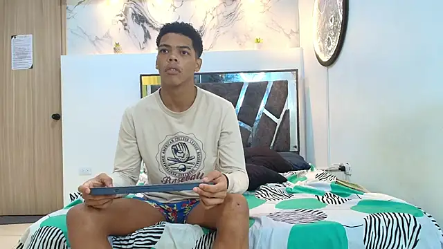 WHITHET BOYS online show from 30, 11, 2025