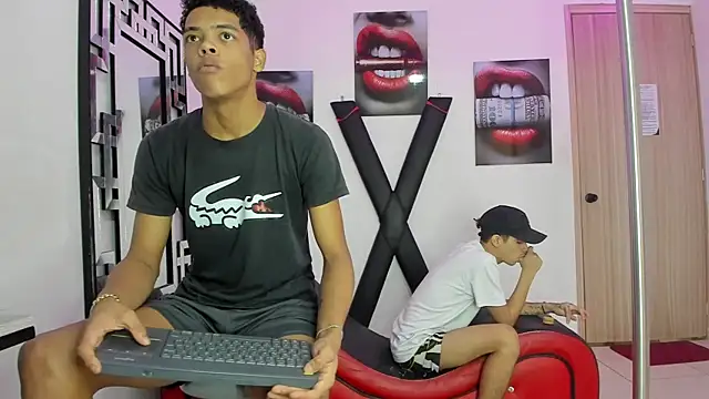 WHITHET BOYS online show from 18, 11, 2025