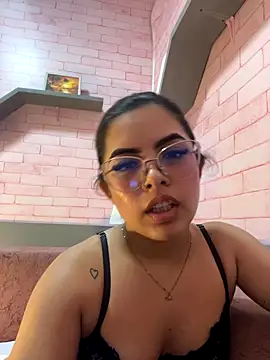 Isa preasley online show from 8, 11, 2025