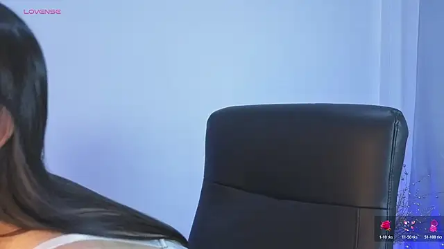 Snapshot of MissEmma__ chatting on 18, 11, 2025 MissEmma online show from 18, 11, 2025