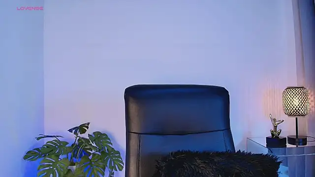 Snapshot of MissEmma__ chatting on 15, 12, 2025 MissEmma online show from 15, 12, 2025