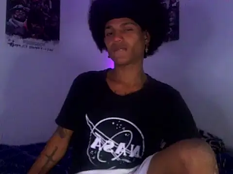 Snapshot of Arthur_1126 chatting on 19, 11, 2025 Arthur 1126 online show from 19, 11, 2025