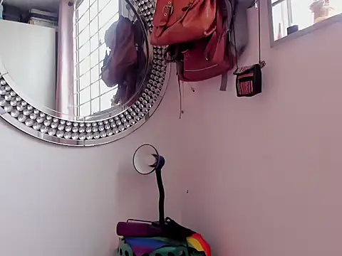 quenn-squirtanal online show from 8, 3, 2026