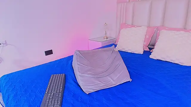 alanarose18 online show from 11, 4, 2026