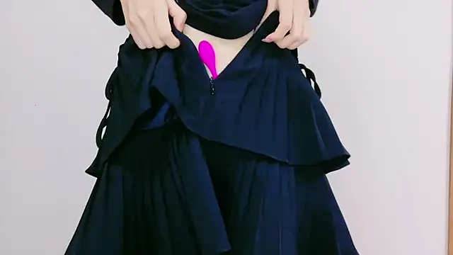 nerunerunerune  zzZ online show from 10, 11, 2025