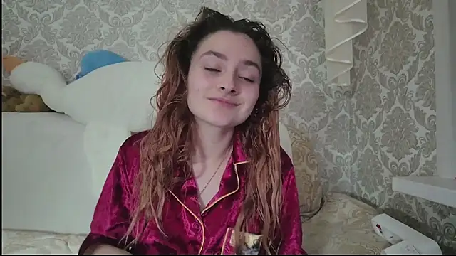 Snapshot of SweetLiaison chatting on 23, 11, 2025 SweetLiaison online show from 23, 11, 2025