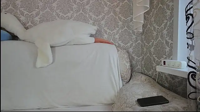 Snapshot of SweetLiaison chatting on 18, 11, 2025 SweetLiaison online show from 18, 11, 2025