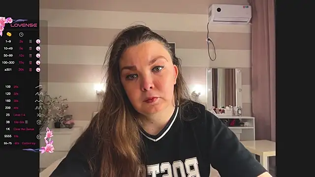 Snapshot of liliaMaivis chatting on 19, 11, 2025 liliaMaivis online show from 19, 11, 2025