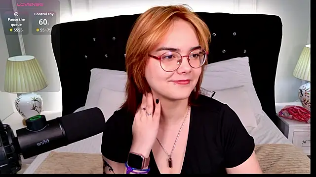 Lily  Evans online show from 6, 3, 2026