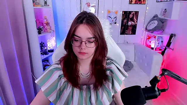 Lily  Evans online show from 23, 11, 2025