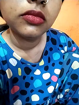 Sexy Divya   online show from 7, 4, 2026