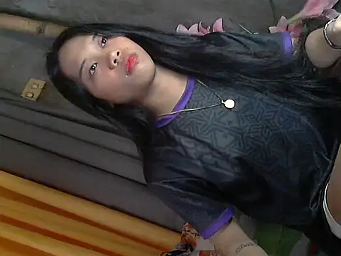 philipa glamour online show from 23, 11, 2025