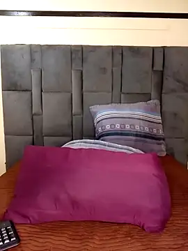 Emmylove-xr25 online show from 14, 4, 2026