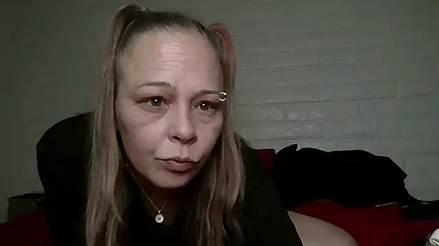 nikkibae33 online show from 10, 4, 2026