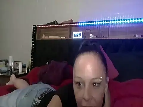 Snapshot of nikkibae33 chatting on 8, 6, 2026 nikkibae33 online show from 8, 6, 2026