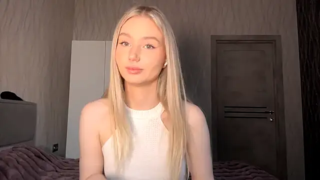 MoonlitCrystalia online show from 16, 11, 2025
