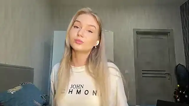 MoonlitCrystalia online show from 1, 7, 2026