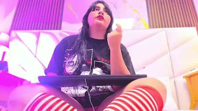 Sweet Yuna online show from 2, 12, 2025