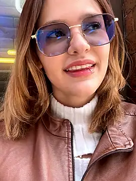 lili ra online show from 7, 11, 2025