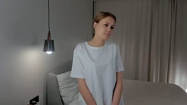 LilianGlenna online show from 11, 11, 2025