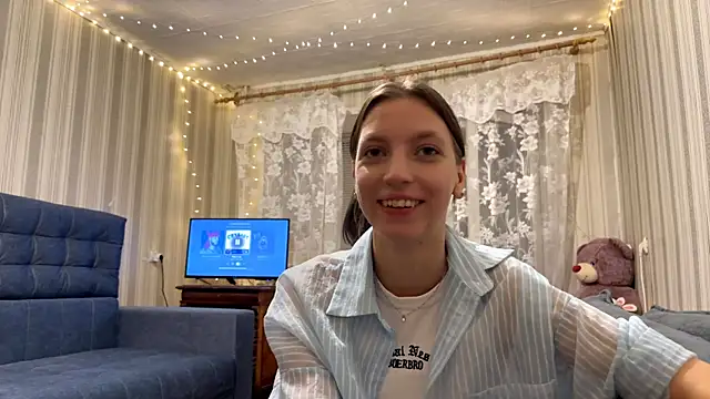 CarliBatas online show from 14, 11, 2025