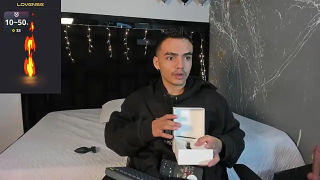 NicoKingg  online show from 5, 12, 2025