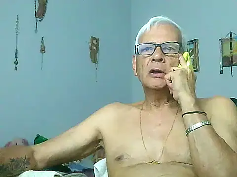 dirtysluttyfist online show from 15, 12, 2025