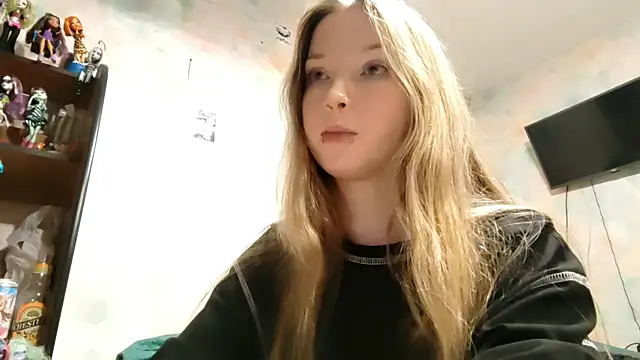 Snapshot of BarkySedna chatting on 12, 11, 2025 BarkySedna online show from 12, 11, 2025