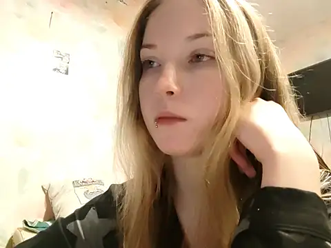 Snapshot of BarkySedna chatting on 30, 11, 2025 BarkySedna online show from 30, 11, 2025