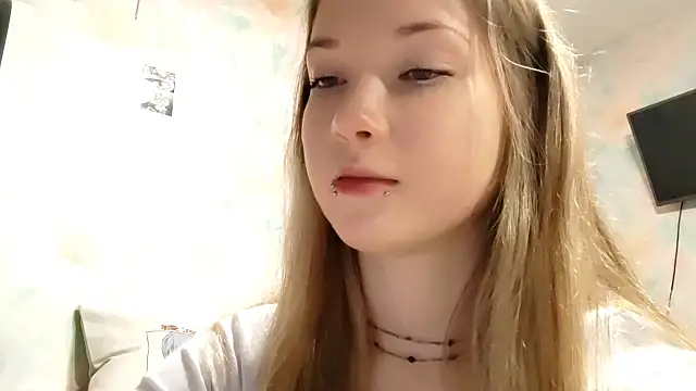 Snapshot of BarkySedna chatting on 22, 11, 2025 BarkySedna online show from 22, 11, 2025