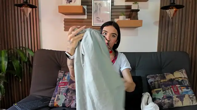 Melany 27 online show from 11, 11, 2025