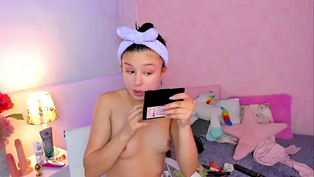 DyanaMoon22 online show from 17, 11, 2025