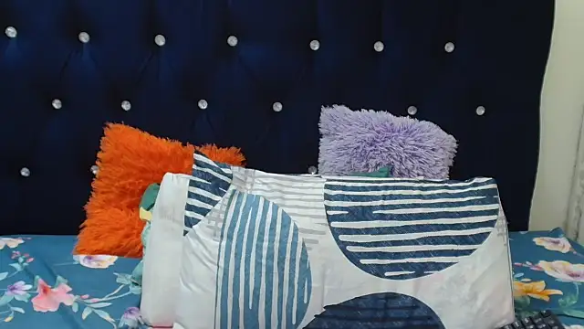 JuiceLips88 online show from 2, 12, 2025