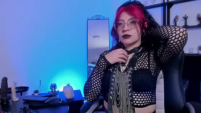 Halley Ravenn online show from 26, 5, 2026